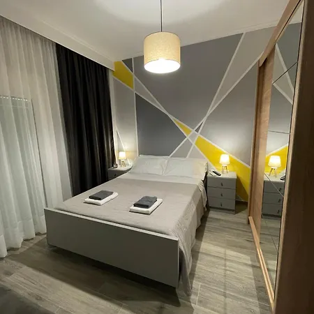 Dt Luxury * Nea Peramos (Macedonia)